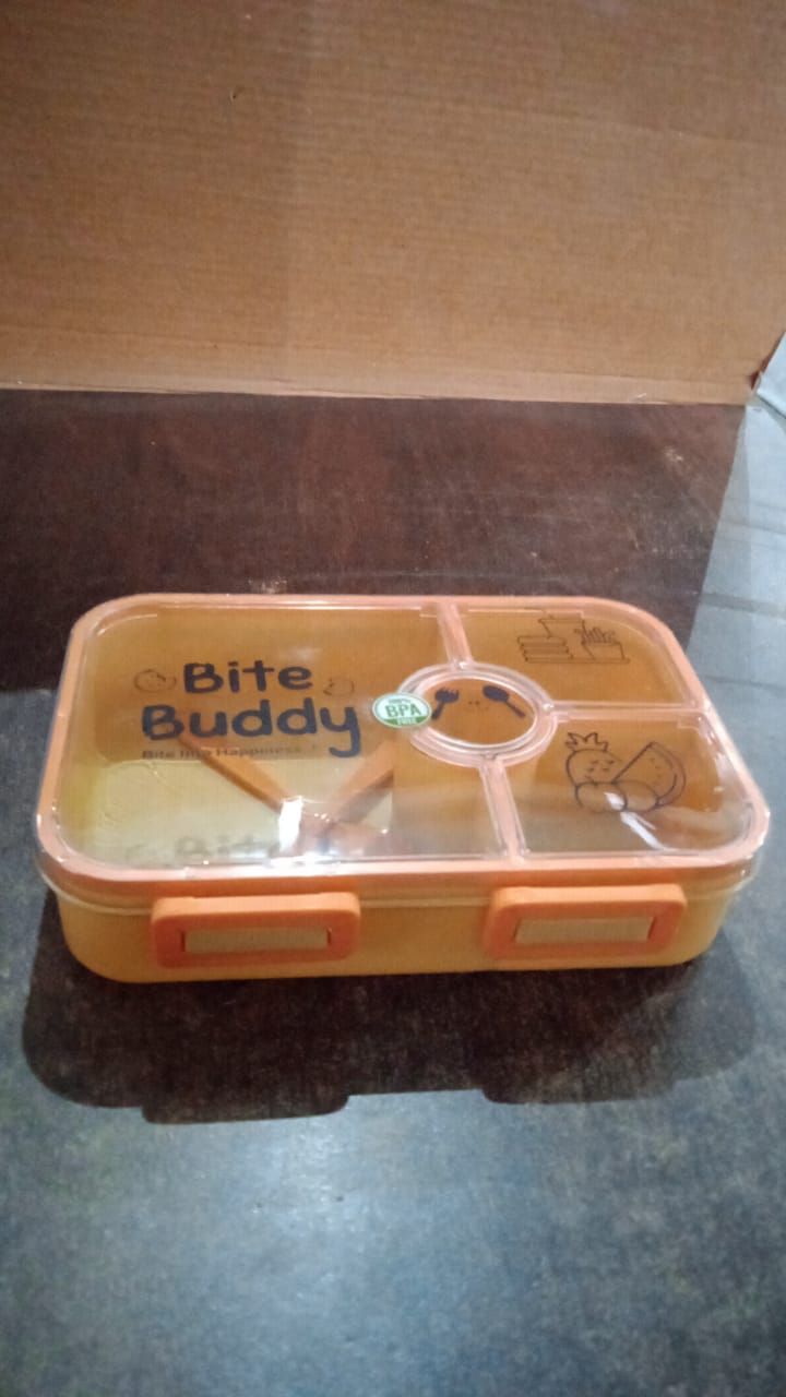 Bite Buddy 4-compartment Leak-resistant Plastic Lunch Box With Spoon Fork